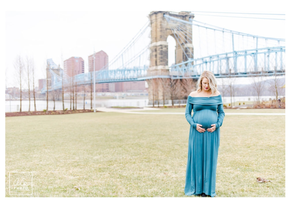Cincinnati Ohio Roebling Bridge maternity photos